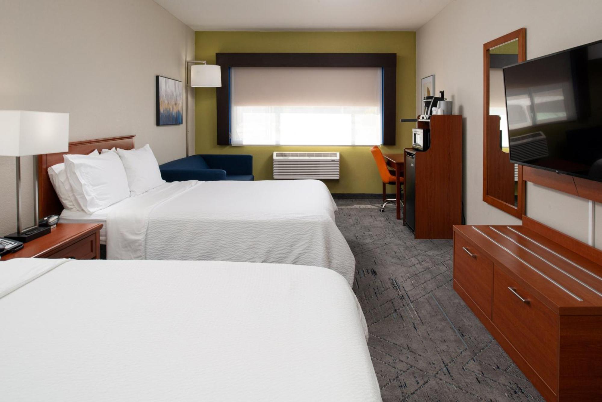 Holiday Inn Express Hotel & Suites Farmington By Ihg Exterior photo