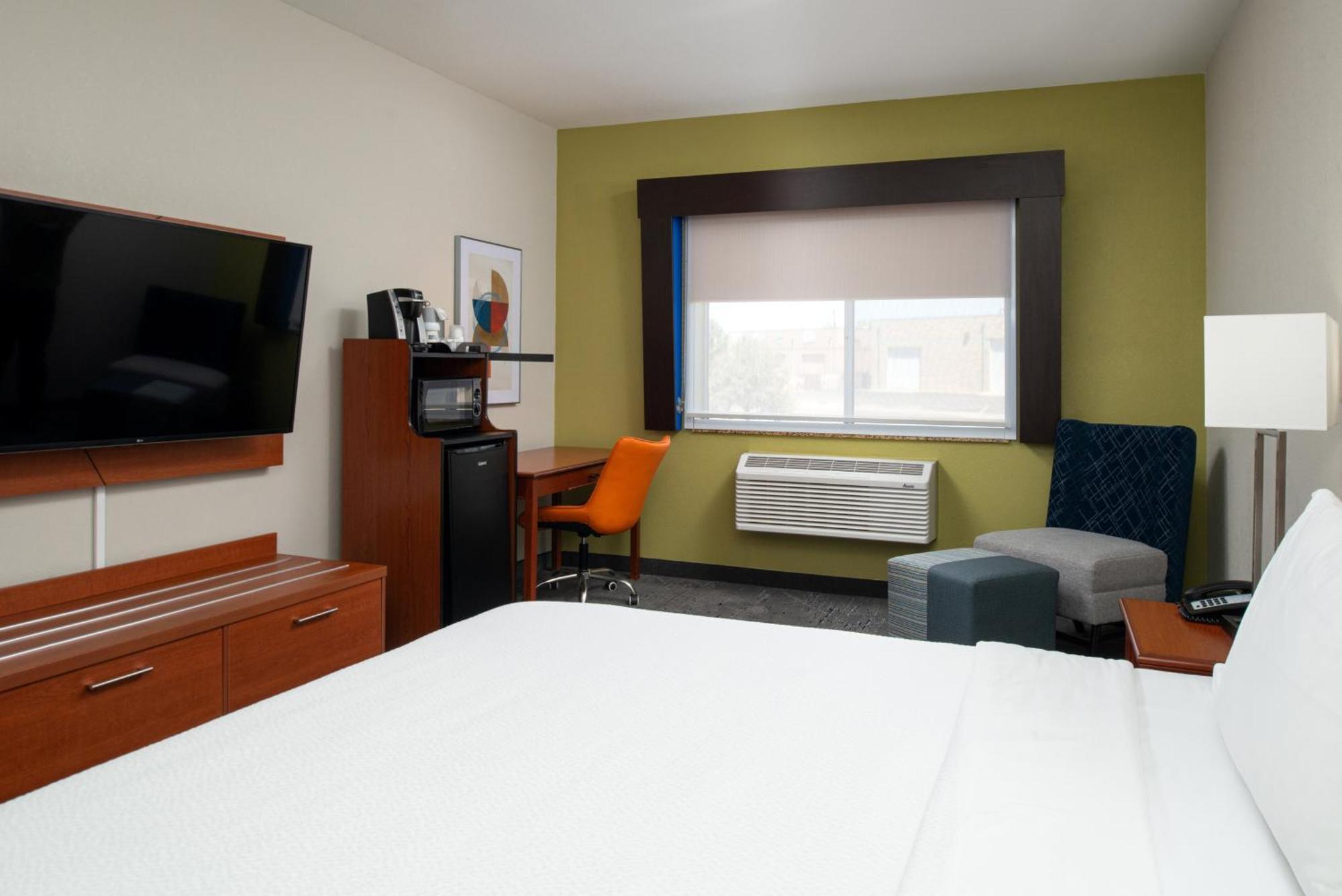 Holiday Inn Express Hotel & Suites Farmington By Ihg Exterior photo