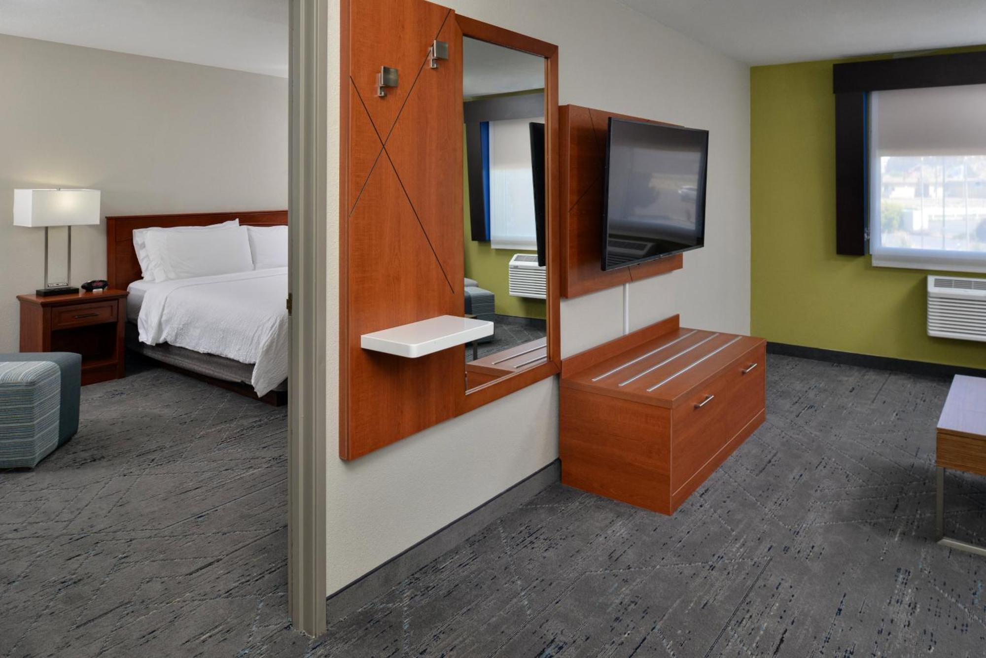 Holiday Inn Express Hotel & Suites Farmington By Ihg Exterior photo