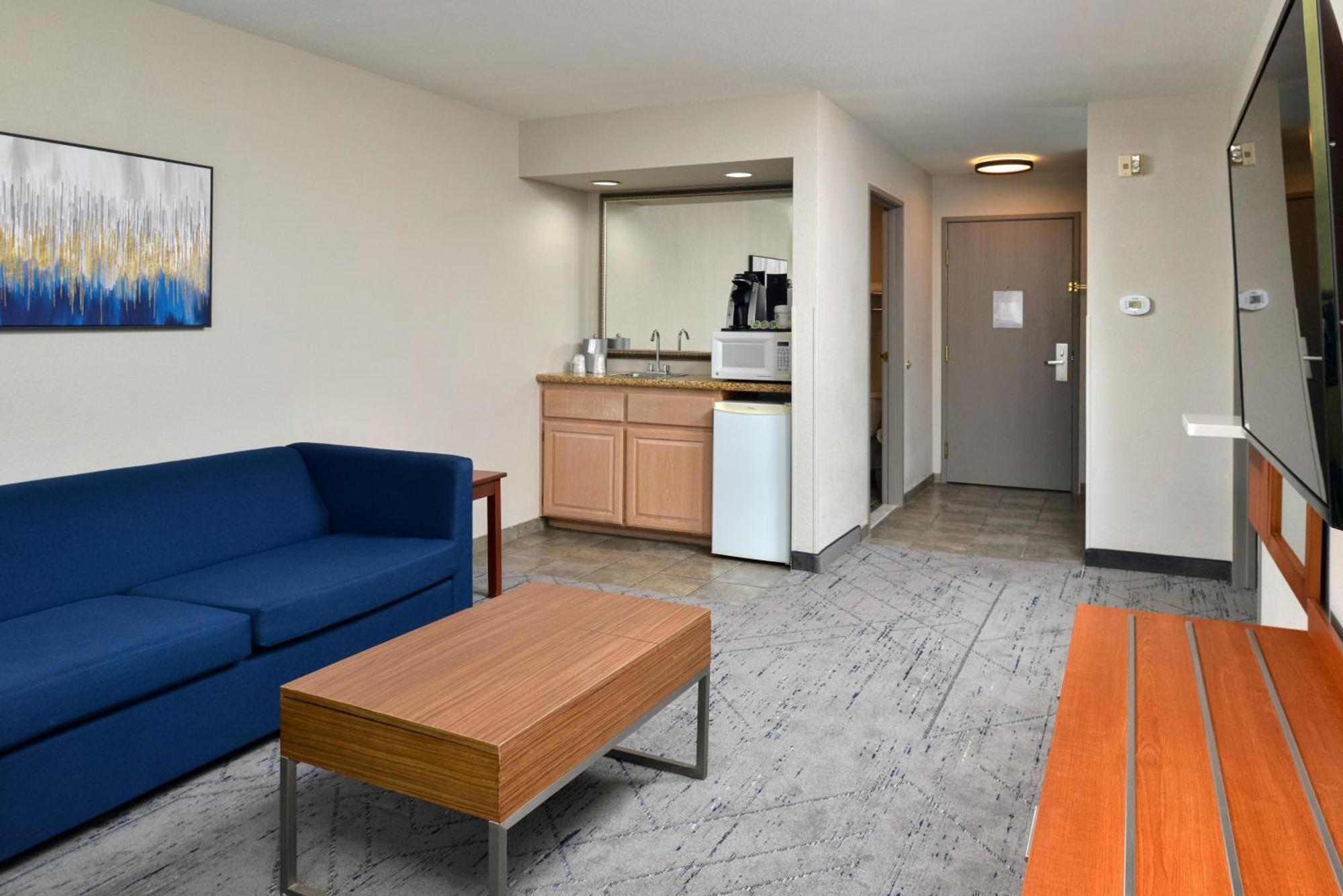 Holiday Inn Express Hotel & Suites Farmington By Ihg Exterior photo