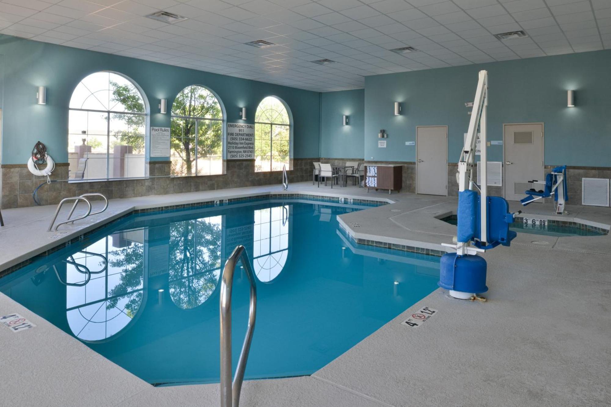 Holiday Inn Express Hotel & Suites Farmington By Ihg Exterior photo
